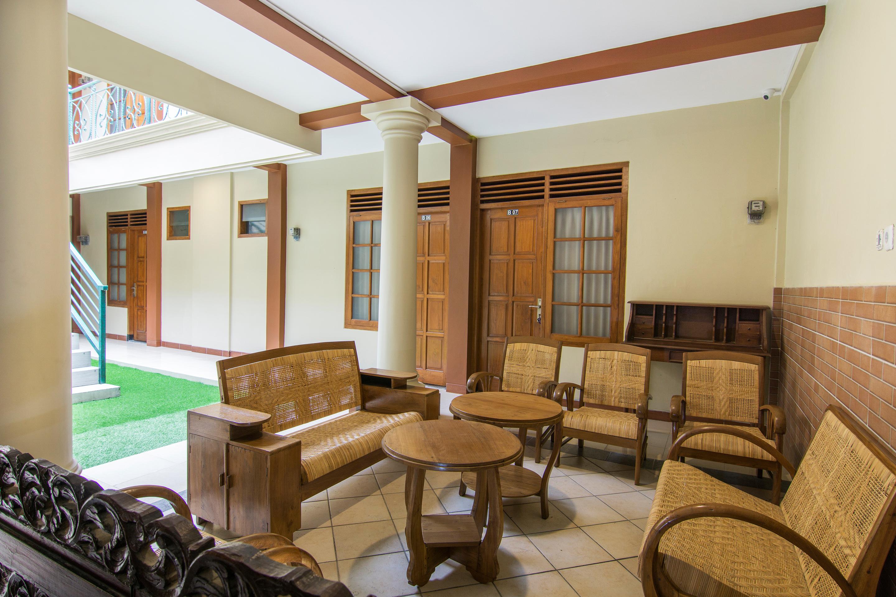 Super Oyo 890 Dewi Fortuna Guest House Maguwo Eksteriør bilde
